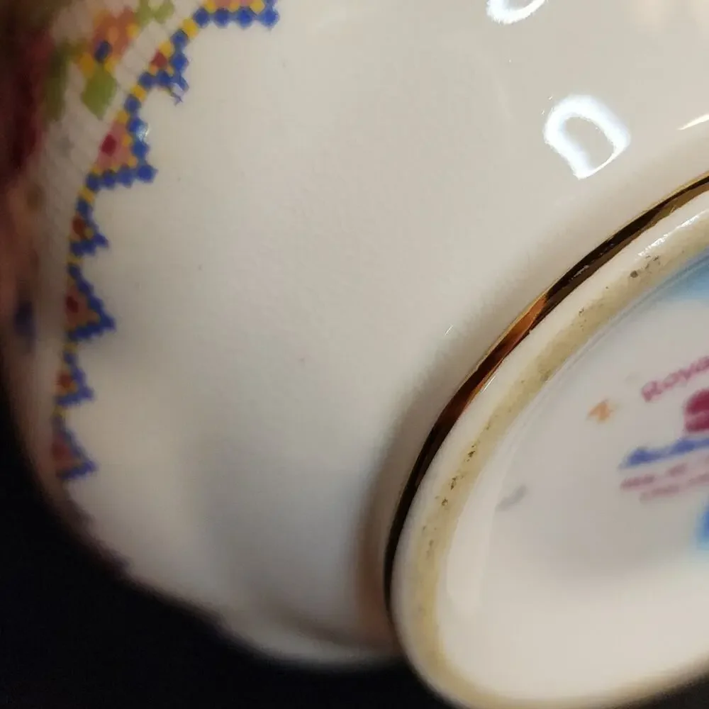 Royal Albert vtg royal